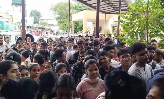 Chaos in Walk-In-Interview: Over 500 Eligible Candidates Appeared for 6 Posts in Health Dept interview Chaos in Walk-In-Interview: Over 500 Eligible Candidates Appeared for 6 Posts in Health Dept interview